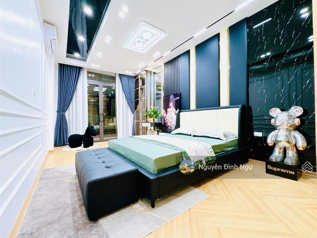 Trần duy hưng trung hoà. 52m2 6 tầng.ngõ thông cạnh hồ, 10m ra phố . thang máy. giá 16,x tỷ
