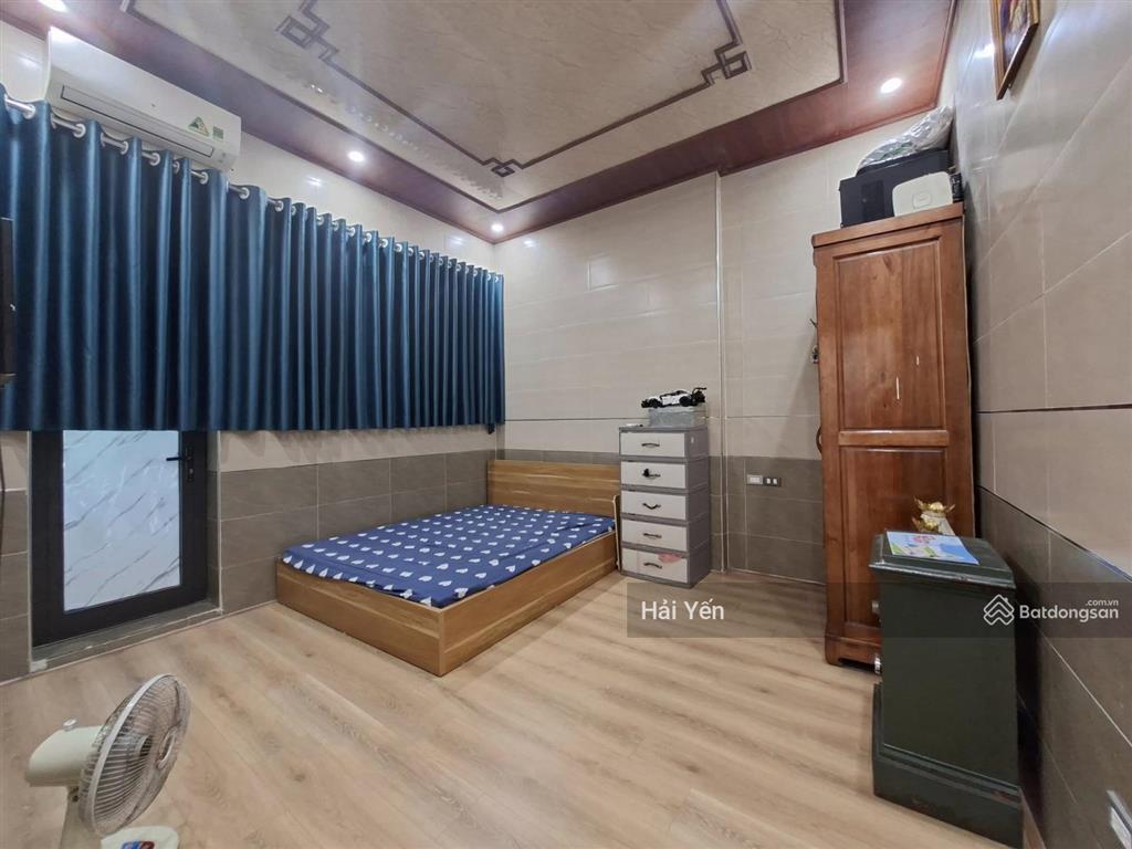 Bán nhà mặt phố cổ nhuế, kinh doanh buôn bán sầm uất. dt 111m2, mặt tiền 5,4m, giá 30 tỷ