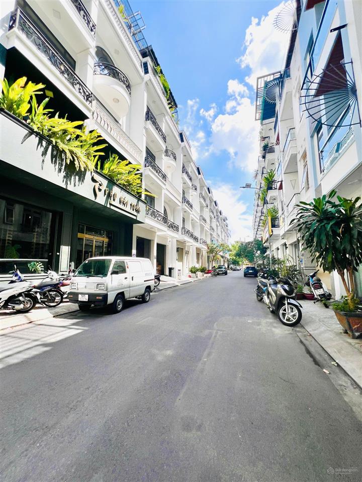 Khu vip bảo sơn residence  57 nguyễn sơn (8mx15.6m) đúc 4 tấm mới thang máy làm công ty