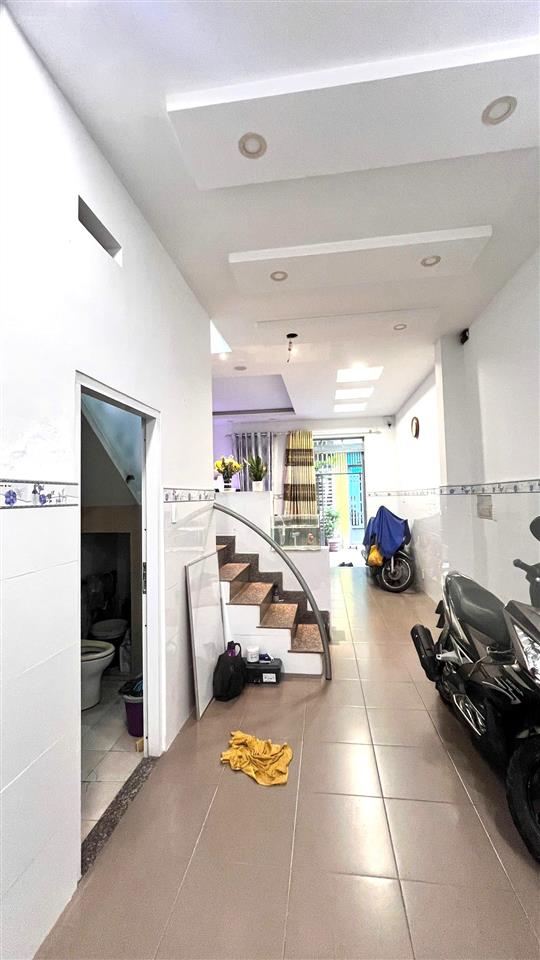 Nhà chính chủ  hẻm thông lê trọng tấn (4mx11.5m), lầu đúc btct, cạnh toyota, đh công thương