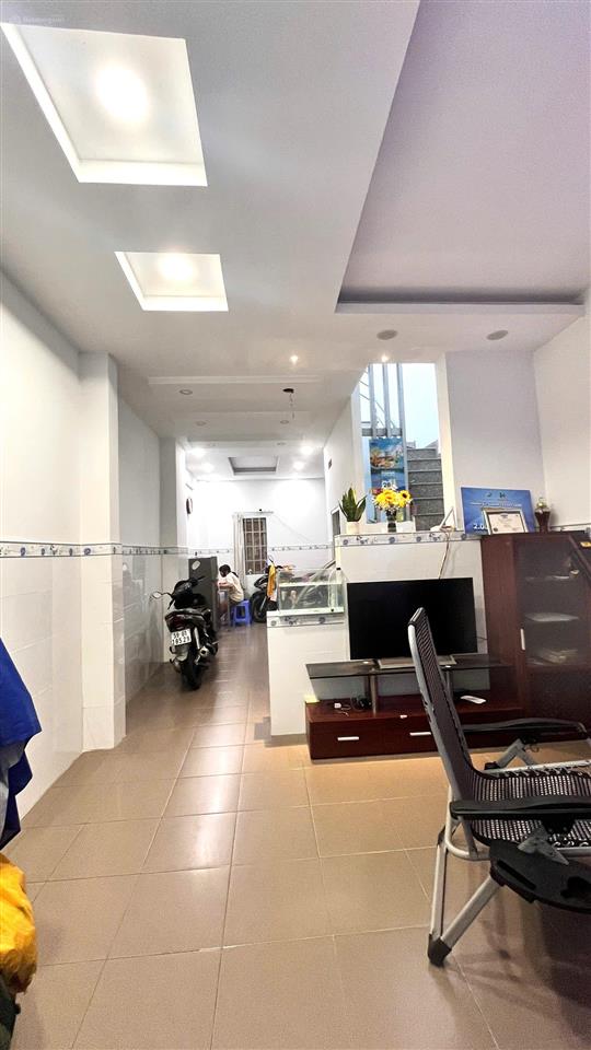 Nhà chính chủ  hẻm thông lê trọng tấn (4mx11.5m), lầu đúc btct, cạnh toyota, đh công thương