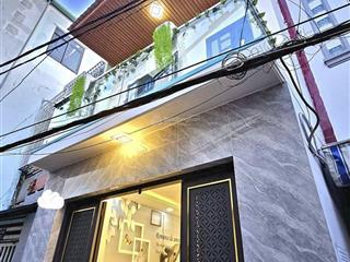 Bác hai đi định cư nước ngoài nên cần sang lại nhà sổ riêng 1 trệt 1 lầu , giá 2ty120 còn giảm