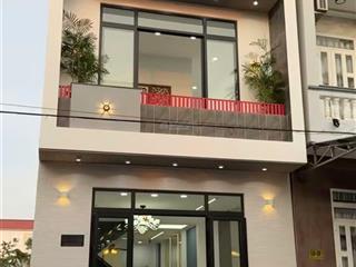 Nhà mới xây sổ riêng / 1 tỷ 600 triệu còn thương lượng / tân nhựt bình chánh