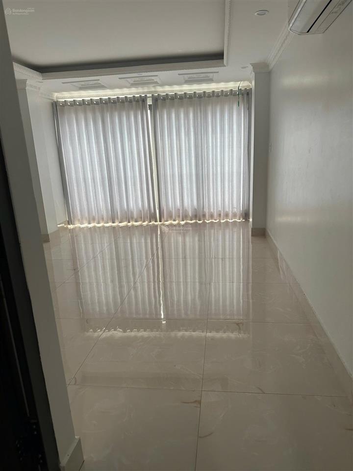 Cho thuê mặt bằng 2 mt đường trần quang khải