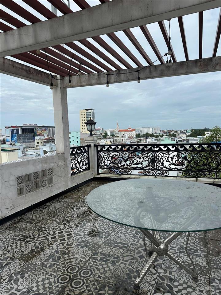 Cho thuê mặt bằng 2 mt đường trần quang khải