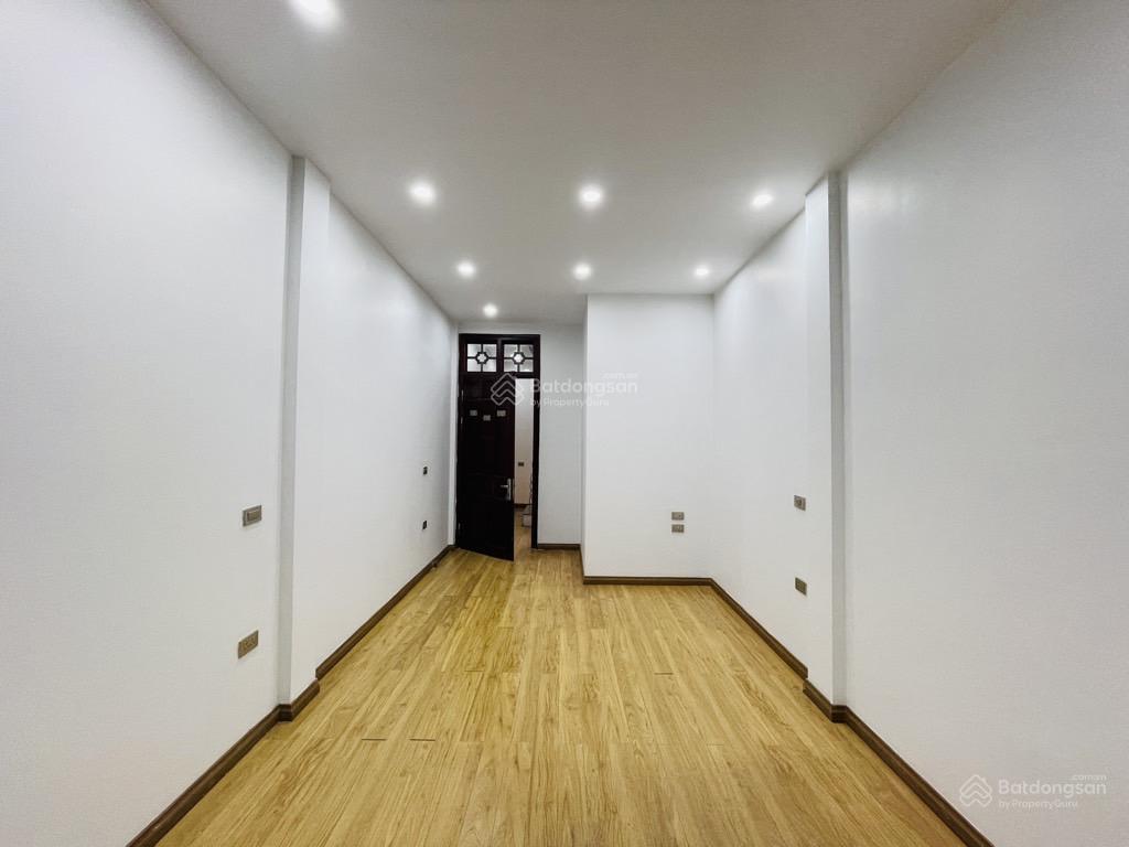 Bán nhà phố hoàng văn thái,dt 31m2 x 5 tầng phân lô,oto đỗ cửa,cách phố vài bước chân, nhỉnh 10 tỷ