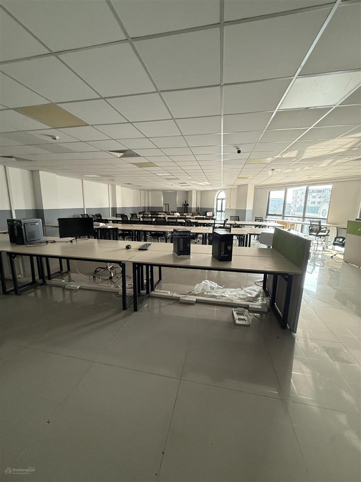 Cho thuê văn phòng đẹp tại phố trung kính, quận cầu giấy, 65 triệu, 250 m2
