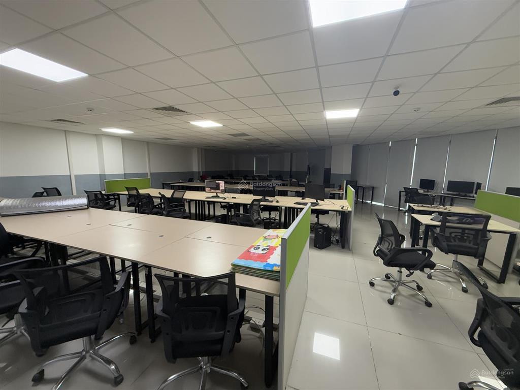 Cho thuê văn phòng đẹp tại phố trung kính, quận cầu giấy, 65 triệu, 250 m2