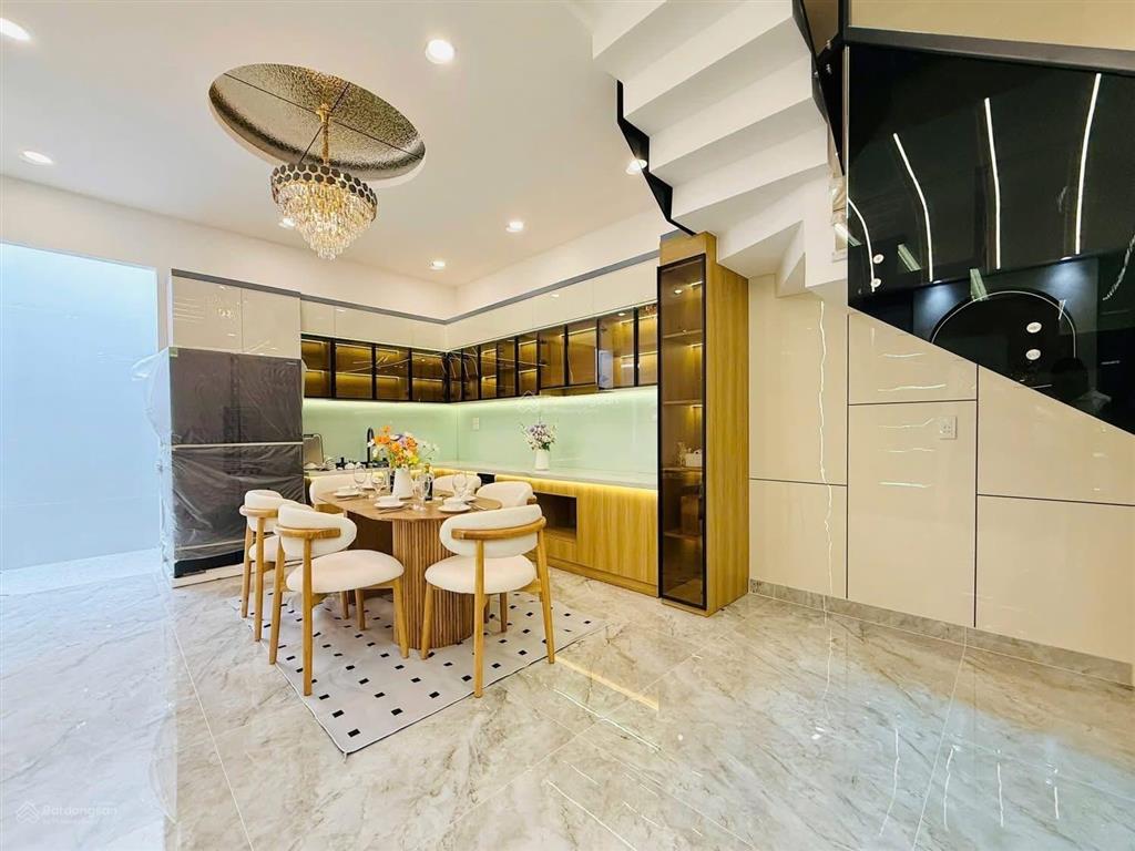 Bán nhà đẹp phan văn hân hẻm xe hơi 7m, 64m2 chỉ 3 tỷ 300, vài phút tới q1