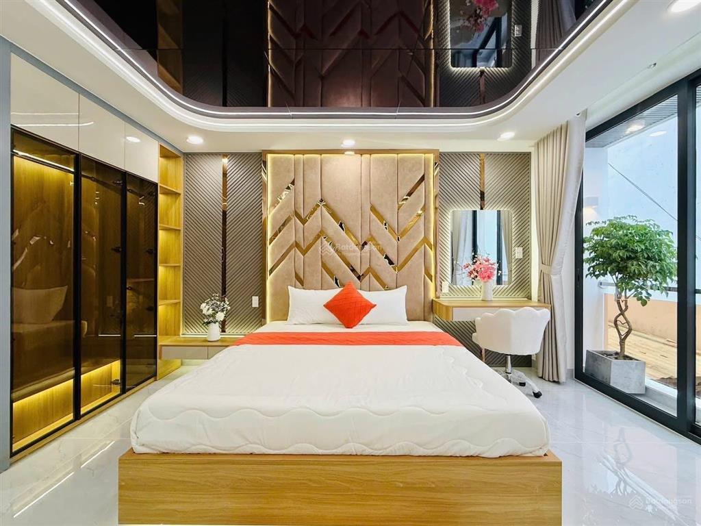 Bán nhà đẹp phan văn hân hẻm xe hơi 7m, 64m2 chỉ 3 tỷ 300, vài phút tới q1