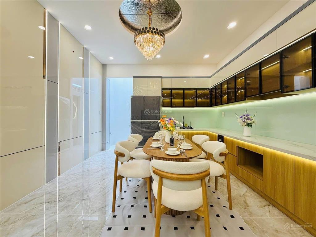 Bán nhà đẹp phan văn hân hẻm xe hơi 7m, 64m2 chỉ 3 tỷ 300, vài phút tới q1