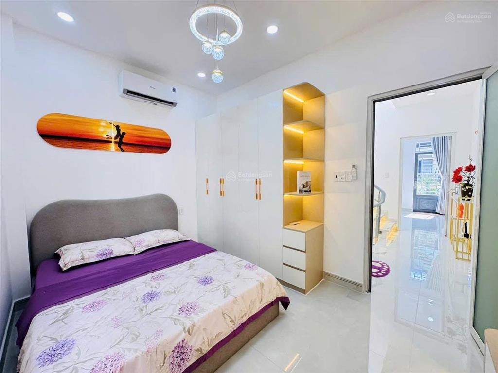 Hiếm! nhà nguyễn gia trí 60m2  4pn 5wc  sát hutech  chỉ 3tỷ390