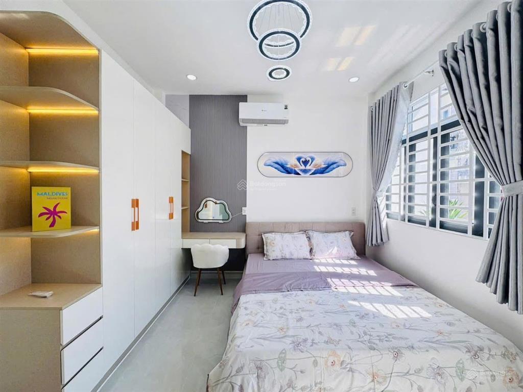 Hiếm! nhà nguyễn gia trí 60m2  4pn 5wc  sát hutech  chỉ 3tỷ390