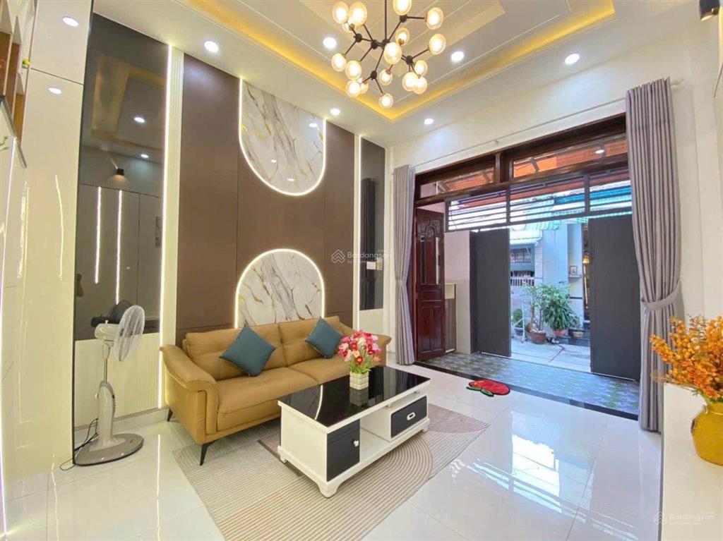 Nhà riêng lê văn sỹ  64m  4pn  5wc  giá 5 tỷ 590