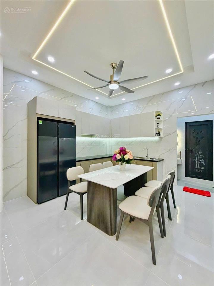 Nhà cao thắng 70m² 4pn, 5wc giá 5,79 tỷ, sổ riêng, chính chủ