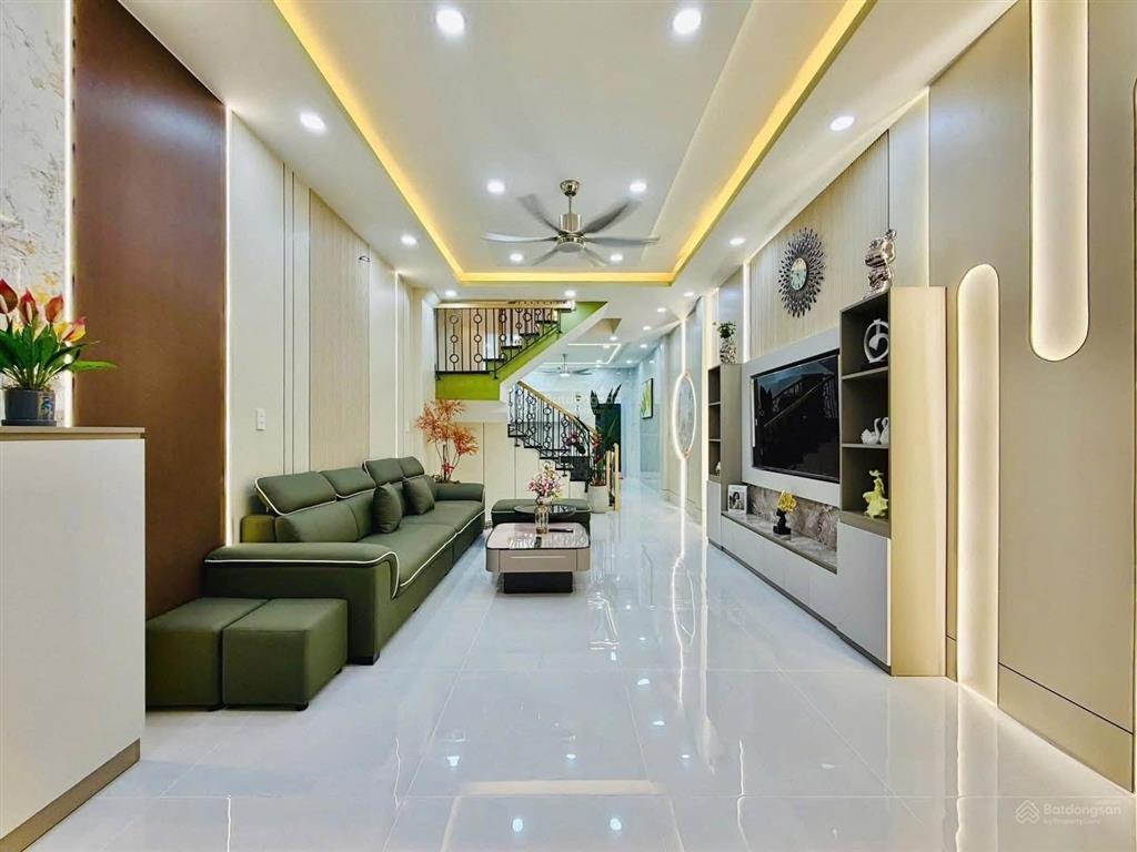 Nhà cao thắng 70m² 4pn, 5wc giá 5,79 tỷ, sổ riêng, chính chủ