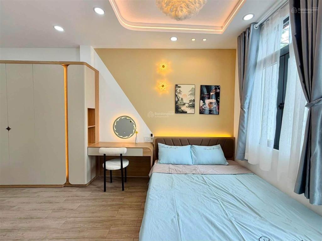 6 tỷ 150 triệu  nhà riêng huỳnh văn bánh 65m  4pn 5wc  hàng ngộp