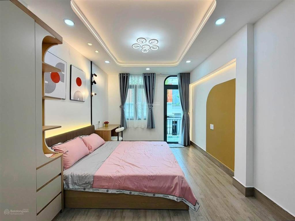 6 tỷ 150 triệu  nhà riêng huỳnh văn bánh 65m  4pn 5wc  hàng ngộp