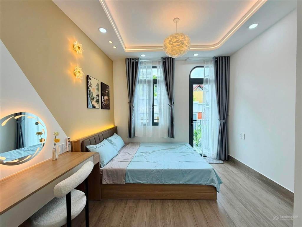 6 tỷ 150 triệu  nhà riêng huỳnh văn bánh 65m  4pn 5wc  hàng ngộp