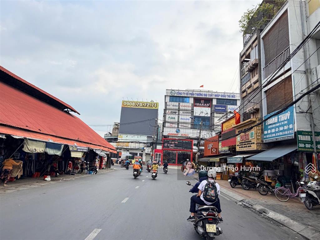 Bán lô đất lớn 400m2 (10x38) thổ cư 100% tách thửa đc  đường 12m ngay trung tâm hành chính