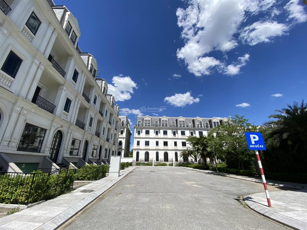 Hàng mới ra chủ nhà thiện chí bán căn lk 116m2 view vườn hoa giá chỉ 40 tỷ có thương lượng