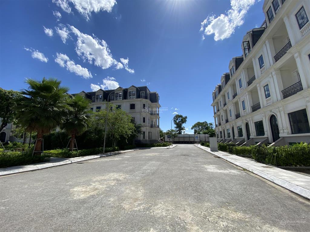 Hàng mới ra chủ nhà thiện chí bán căn lk 116m2 view vườn hoa giá chỉ 40 tỷ có thương lượng