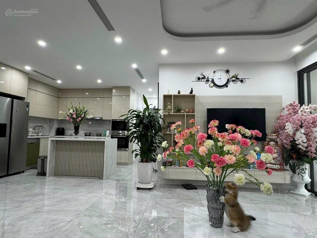 Giá bắt đáy ngoại giao đoàn 12 tỷ 3pn đông nam view hồ tây d. cần bán gấp