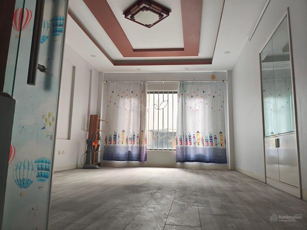 Tôi chính chủ cần bán căn nhà ngõ 99/158 định công hạ, 37/39m  6 tầng .