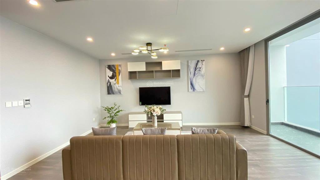 Sẵn quỹ căn giá rẻ cho thuê studio2n3ngủ the nine ở ngay