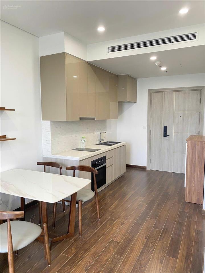 Cho thuê căn 2n đẹp nhất masteri  vinhomes smart city