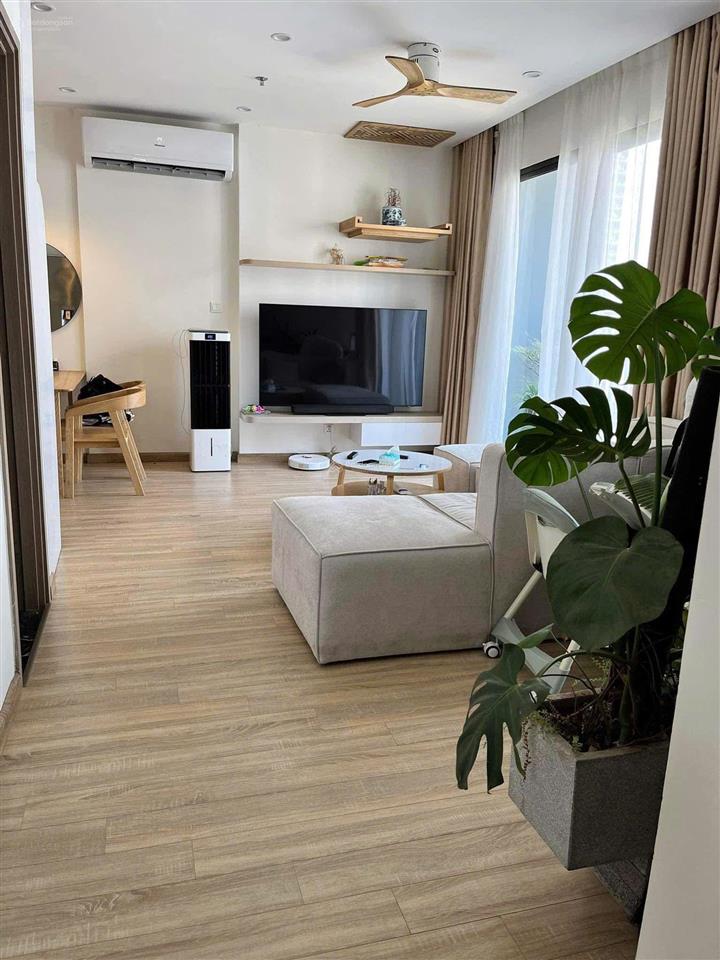 Căn hộ 2n2wc 64m2  tầng trung  full đồ  giá 4.5 tỷ tại vinhomes smart city