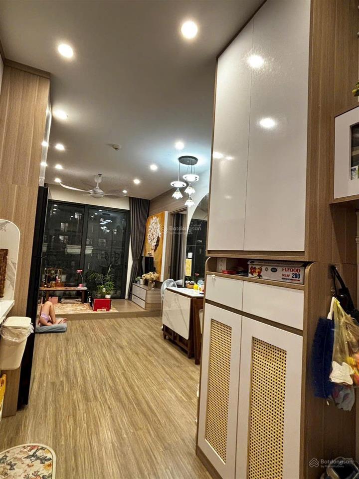 Đổi nhà, chủ bán gấp căn 2n2vs 55m2  full đồ  giá 3.550 tỷ  tòa gs1  vinhomes smart city