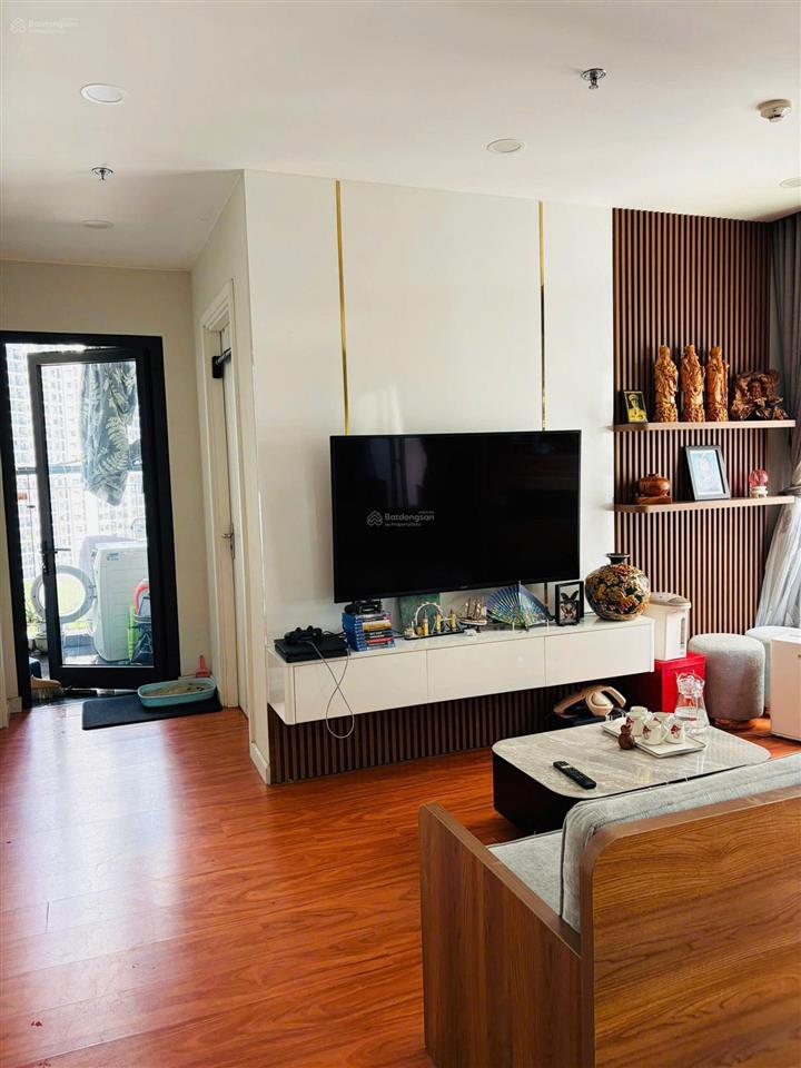 Giá hời phân khu căn 2n2vs +1 rộng 64m2  full đồ  gần nhà xe chỉ 4.1 tỷ tại vinhomes smart city