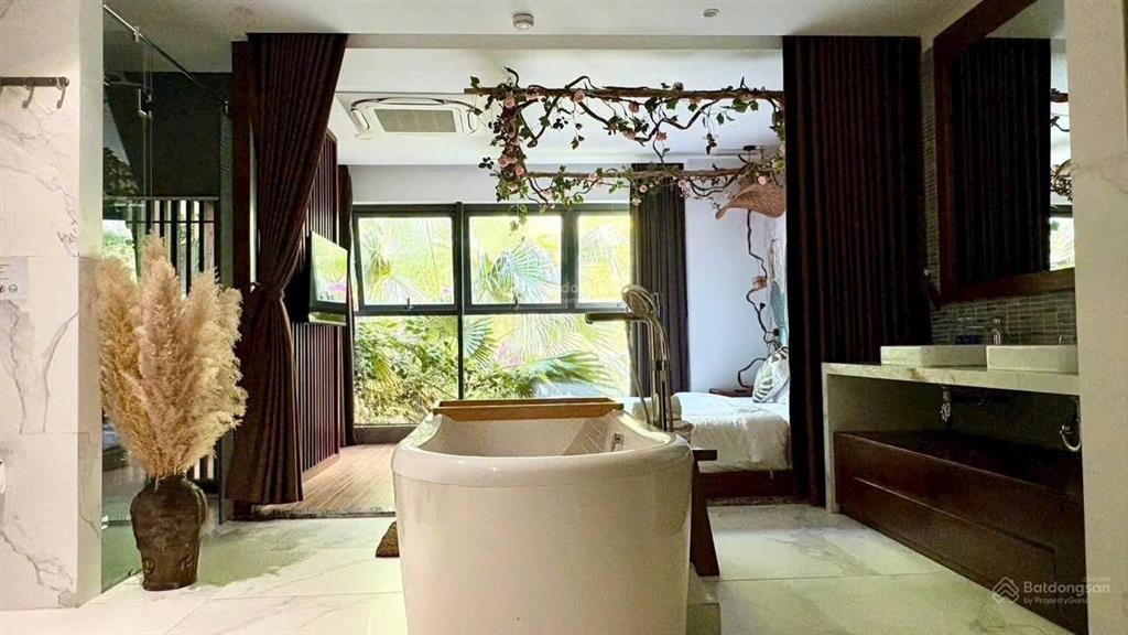 Biệt thự biển anh nguyễn view trực diện vịnh nha trang  420m²  giá 69,5 tỷ