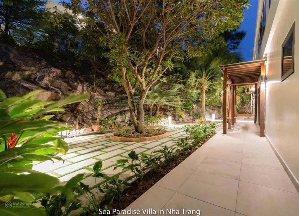 Biệt thự biển anh nguyễn view trực diện vịnh nha trang  420m²  giá 69,5 tỷ