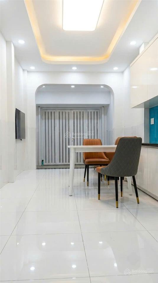Bán nhà hxh đường lạc long quân, nhà mới ở ngay, giá 6.4 tỷ