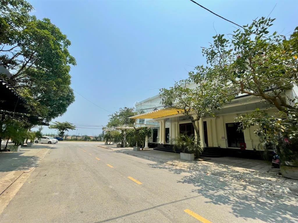 Bán lô góc 2 mặt tiền tt núi thành, diện tích 1009 m2 cực hiếm