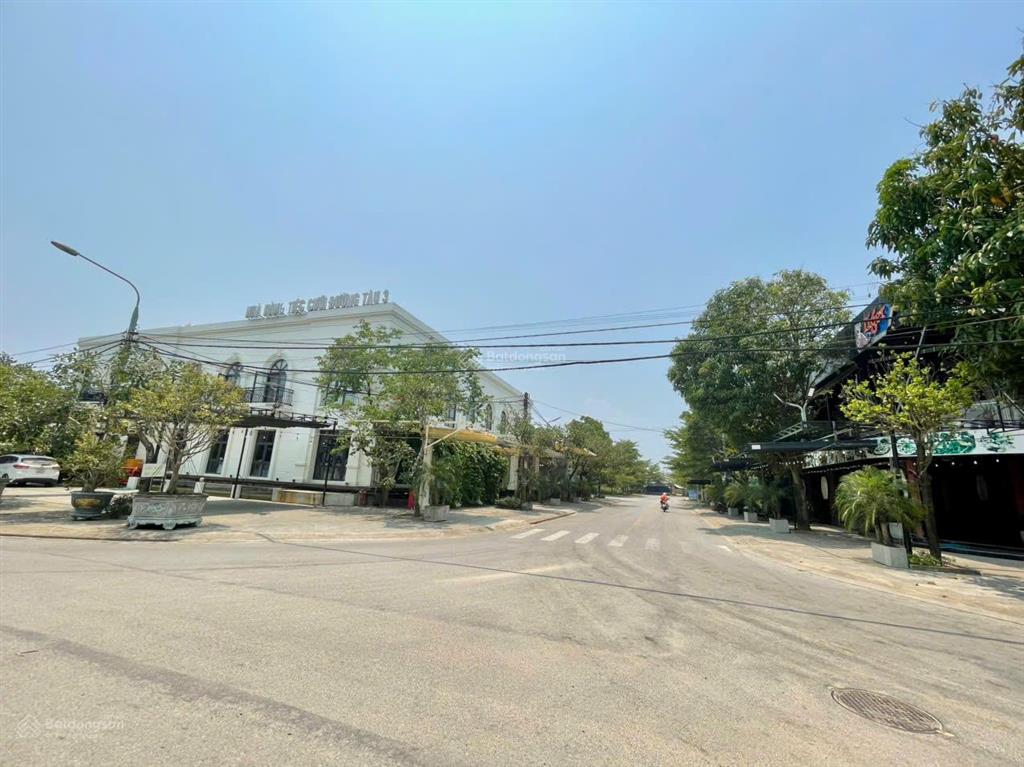 Bán lô góc 2 mặt tiền tt núi thành, diện tích 1009 m2 cực hiếm