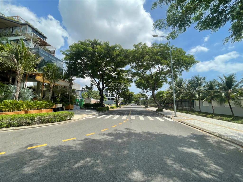 Cần chuyển nhượng lô đất 180m² sạch đẹp kđt fpt city đà nẵng