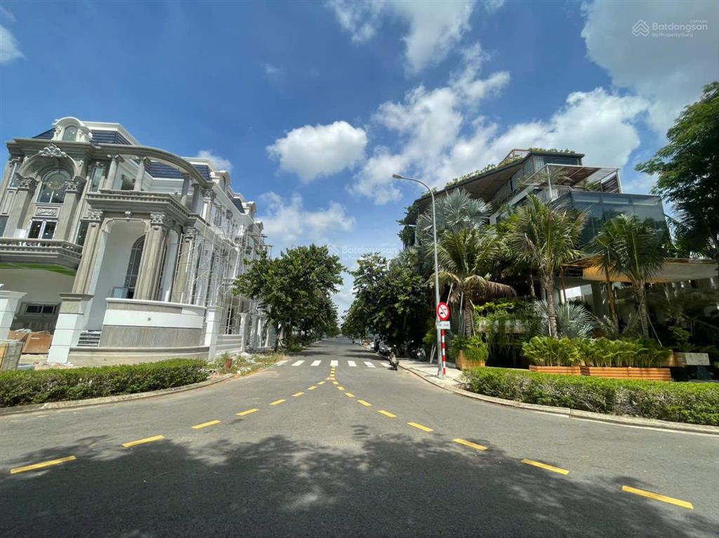 Cần chuyển nhượng lô đất 180m² sạch đẹp kđt fpt city đà nẵng