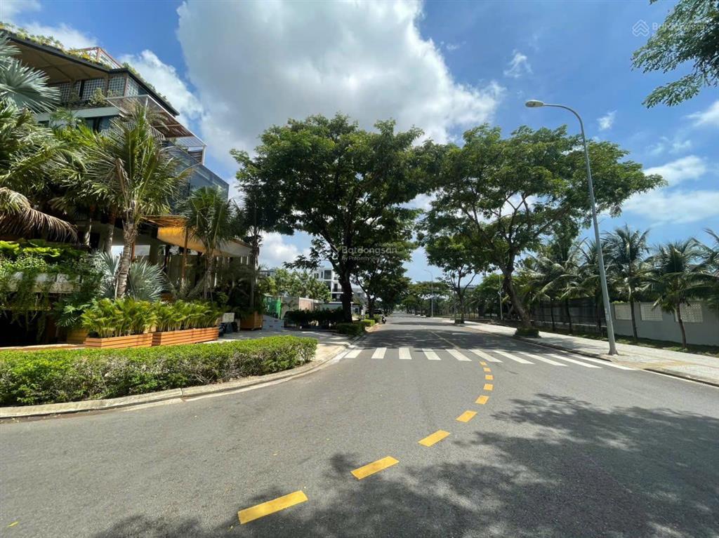 Cần chuyển nhượng lô đất 180m² sạch đẹp kđt fpt city đà nẵng