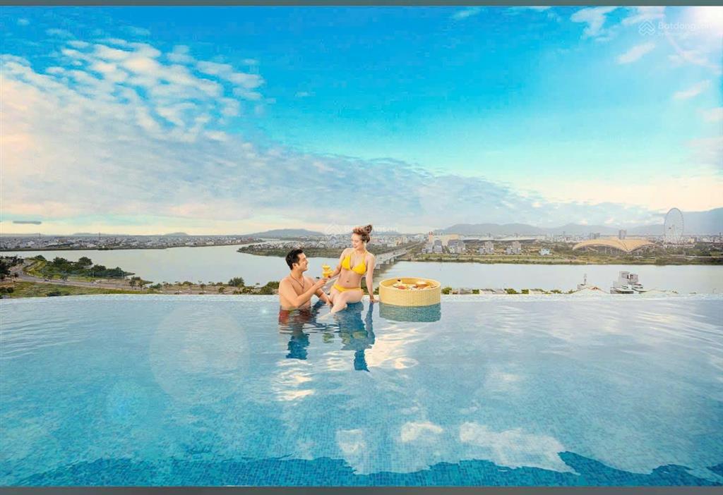 Bán khách sạn 2 mặt tiền, view pháo hoa, tp đà nẵng