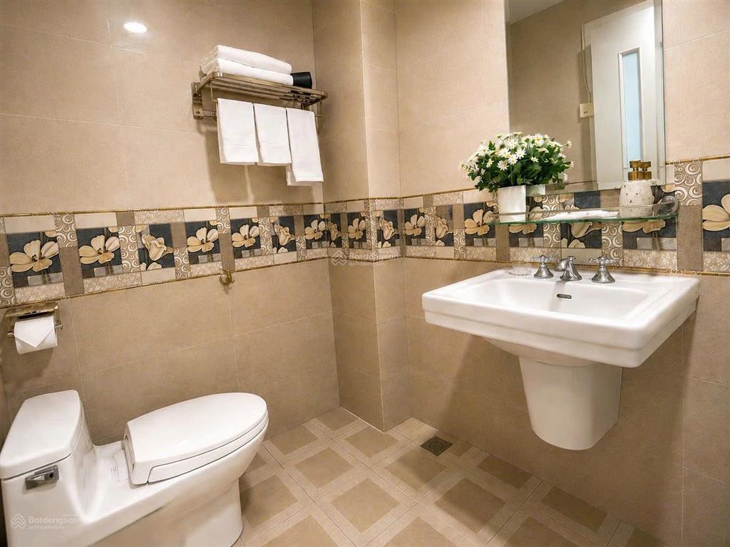Cho thuê nhà riêng 3 tầng đẹp, full nội thất cao cấp, yên tĩnh, gần hồ tây hợp gia đình, chuyên gia