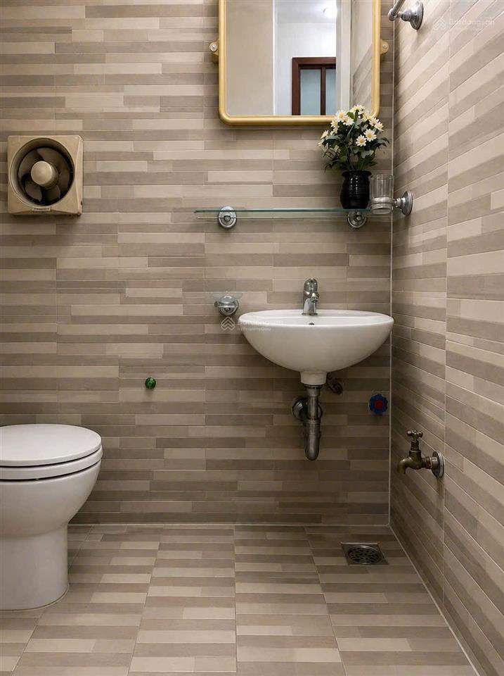 Cho thuê nhà riêng 3 tầng đẹp, full nội thất cao cấp, yên tĩnh, gần hồ tây hợp gia đình, chuyên gia