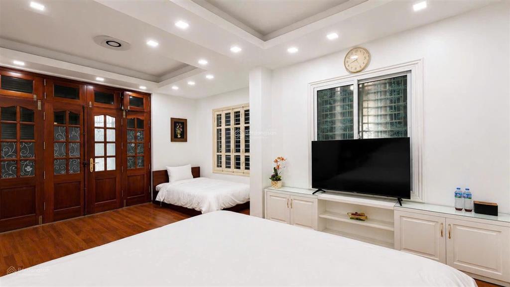 Cho thuê nhà riêng 3 tầng đẹp, full nội thất cao cấp, yên tĩnh, gần hồ tây hợp gia đình, chuyên gia