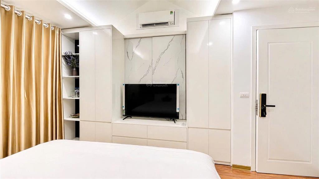 Cho thuê nhà riêng 3 tầng đẹp, full nội thất cao cấp, yên tĩnh, gần hồ tây hợp gia đình, chuyên gia