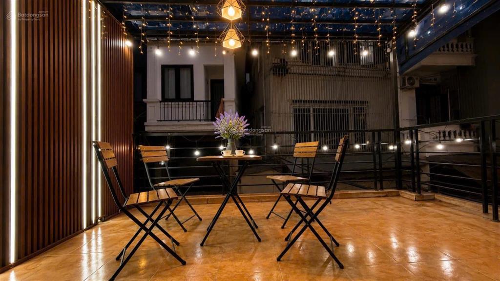 Cho thuê nhà riêng 3 tầng đẹp, full nội thất cao cấp, yên tĩnh, gần hồ tây hợp gia đình, chuyên gia