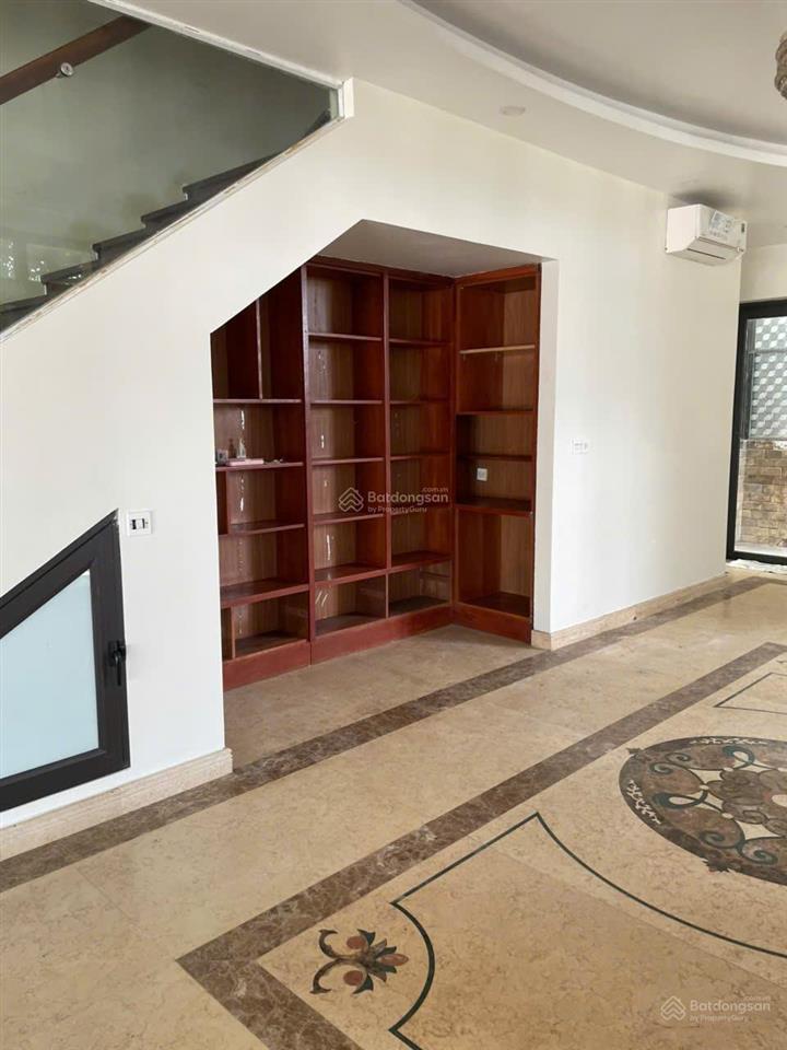 Phạm thủy villas  cho thuê tầng 1 vinhomes thăng long. giá 8 triệu/tháng