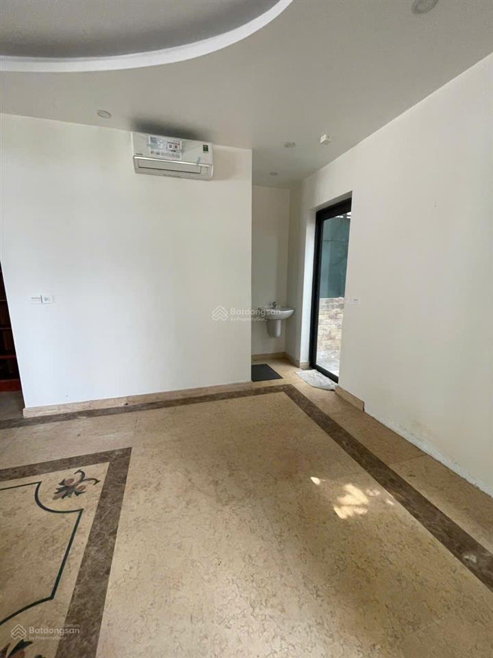 Phạm thủy villas  cho thuê tầng 1 vinhomes thăng long. giá 8 triệu/tháng
