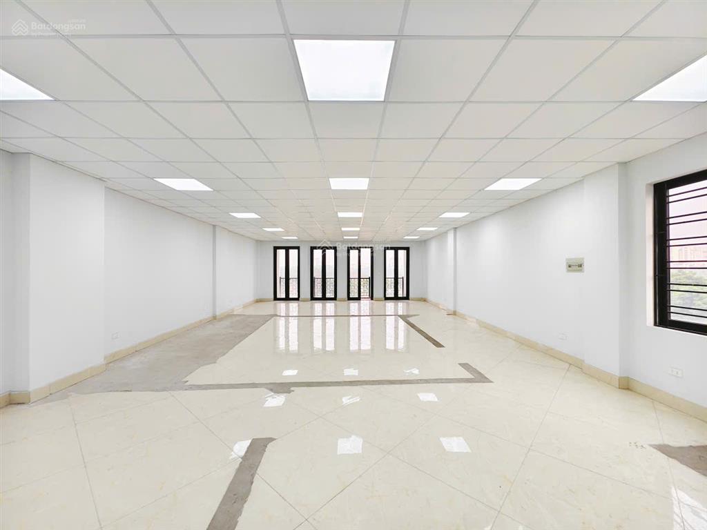 Cho thuê sàn văn phòng lê duẩn 150m2 28tr vuông vắn view hồ đẹp keng